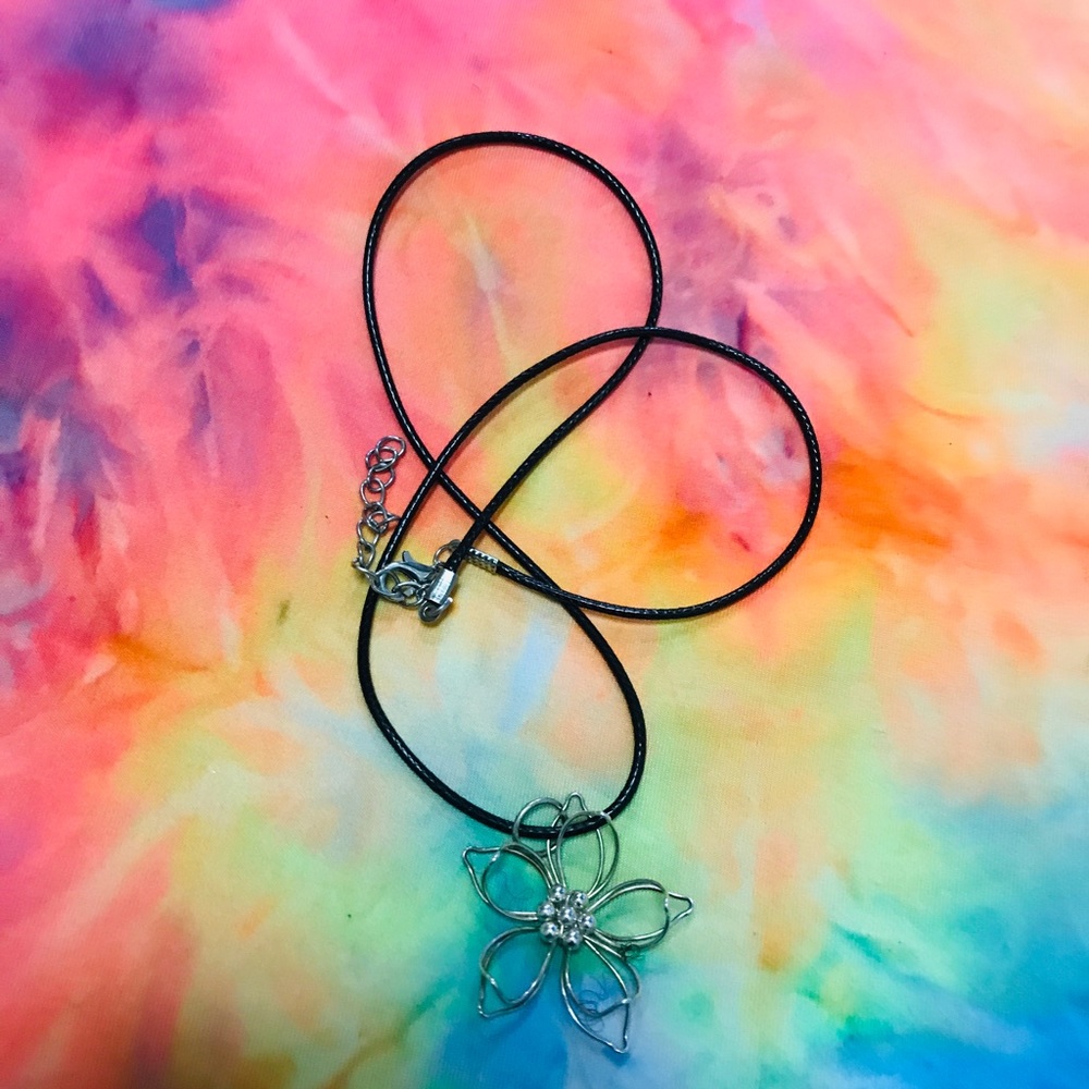 Sterling Silver Flower Wire Necklace